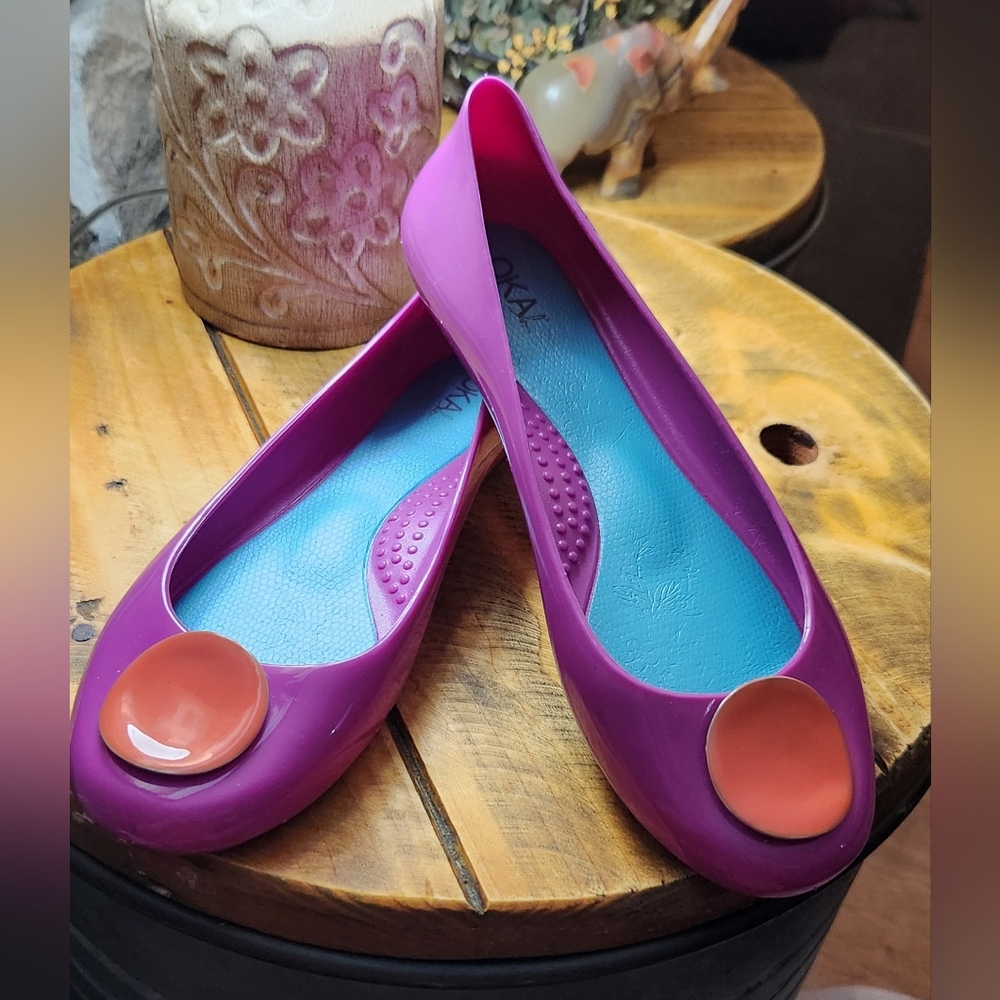 Oka.B Flats